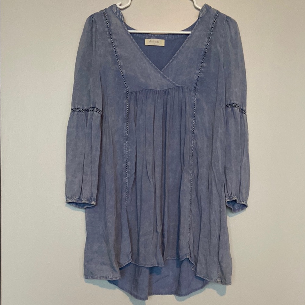 Altar'd State Blue V-Neck Tunic with 3/4 Sleeves and Pleated Design